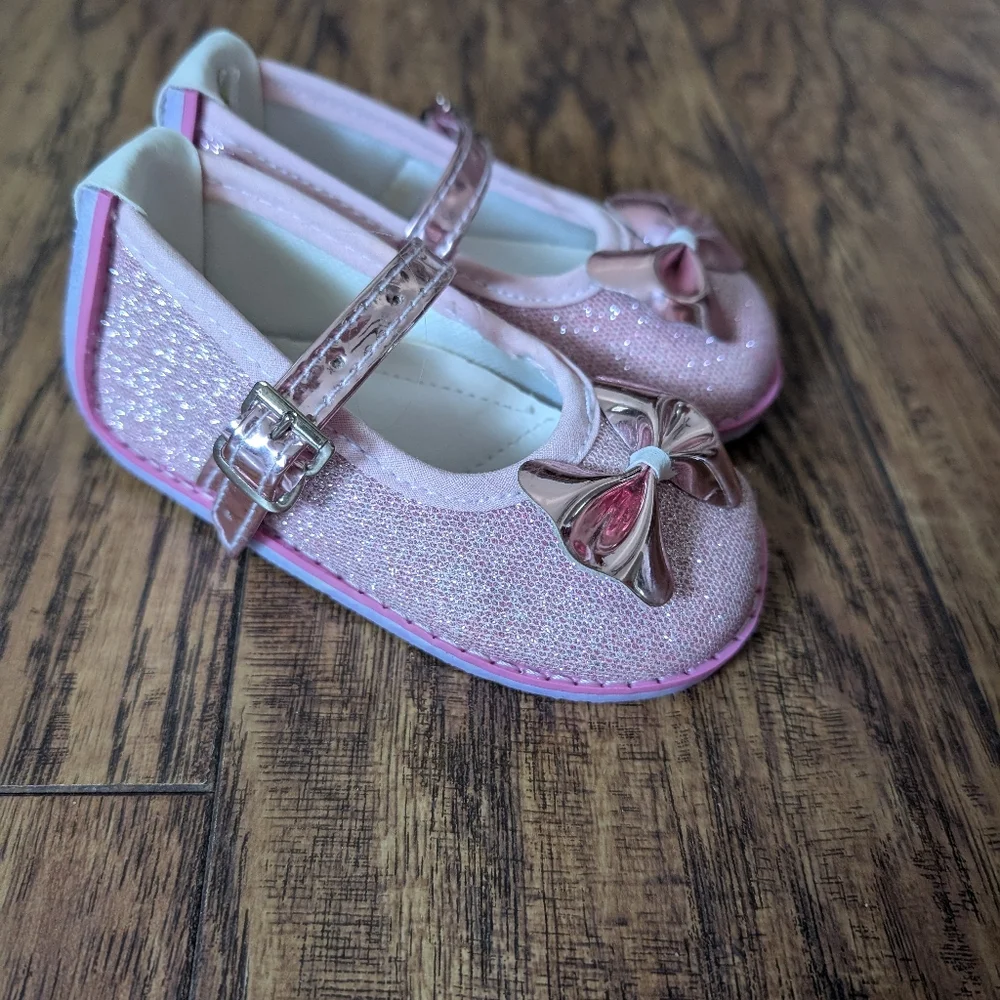 💥3/$24 Pink Glitter Shoes With‎ Bow Detail